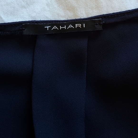 Tahari Sleeveless Blouse (sz M, navy & black) - Picture 6 of 6
